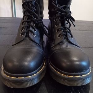 Dr Martens Men's Black Lace Up Size 9 All Leather Original AirWair Bounce Sole